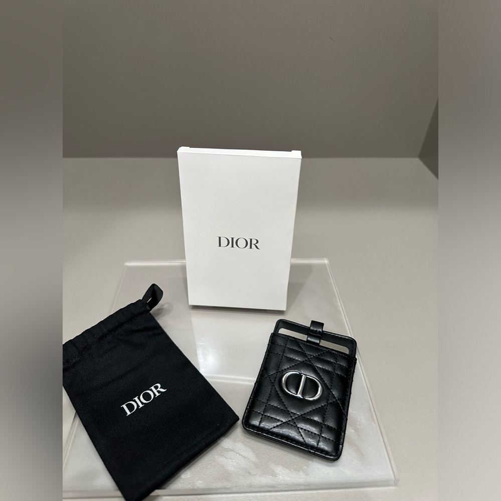 DIOR authentic 3M mirror phone case, comes with Dior box and dustbag.